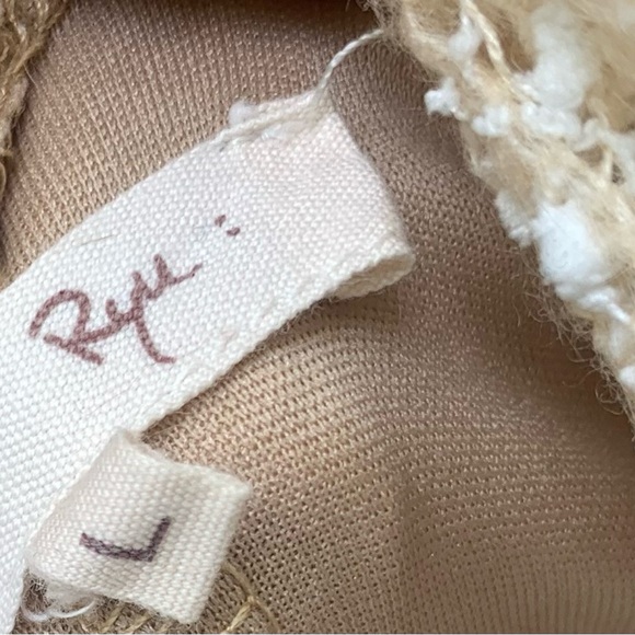 Ryu Cream and Brown Cowl Neck Sweater with Cable Knit Design - Picture 3 of 9